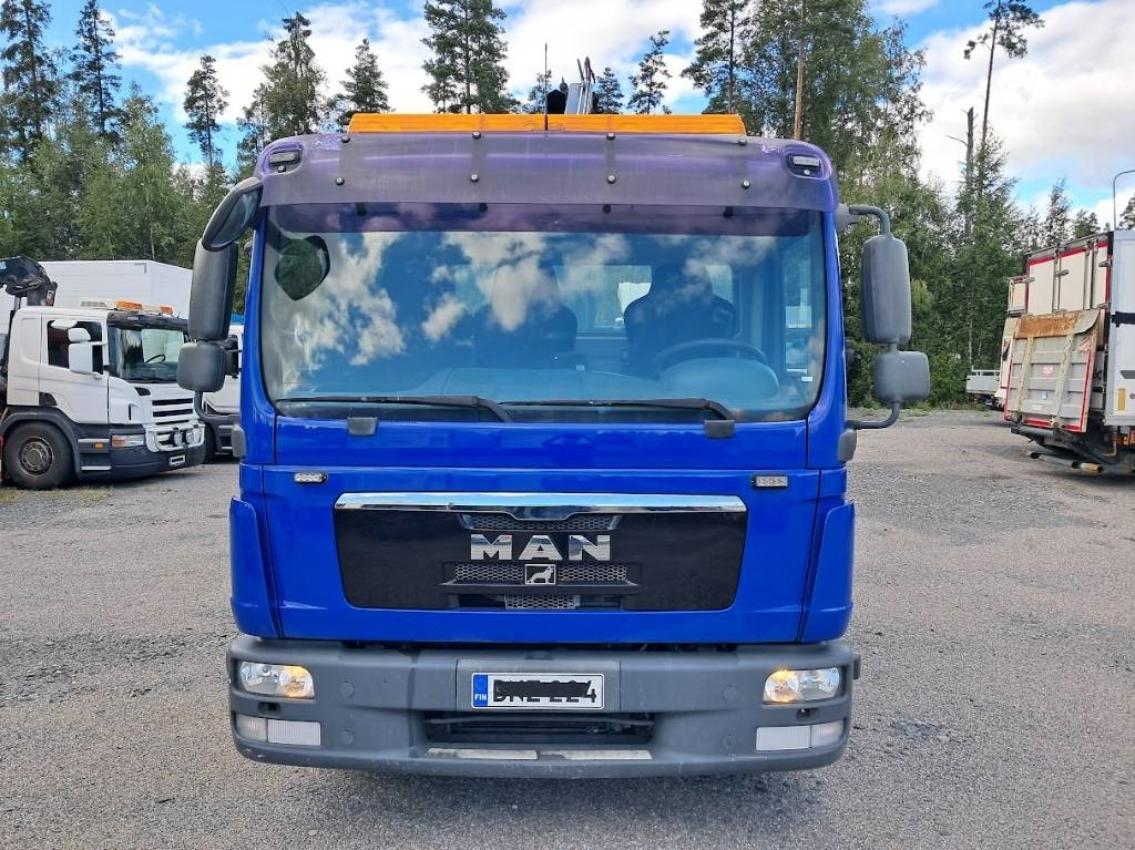 MAN TGL 8.150 Hiab 066-2 10v tarkastettu - Камион со кран: слика 4 MAN TGL 8.150 Hiab 066-2 10v tarkastettu - Камион со кран: слика 4