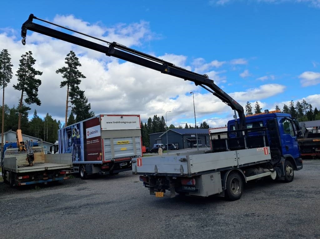 MAN TGL 8.150 Hiab 066-2 10v tarkastettu - Камион со кран: слика 3 MAN TGL 8.150 Hiab 066-2 10v tarkastettu - Камион со кран: слика 3