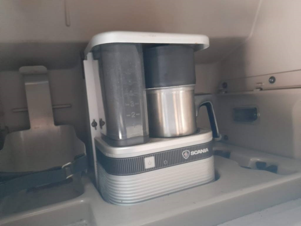 Камион со кран Scania R 560: слика 14