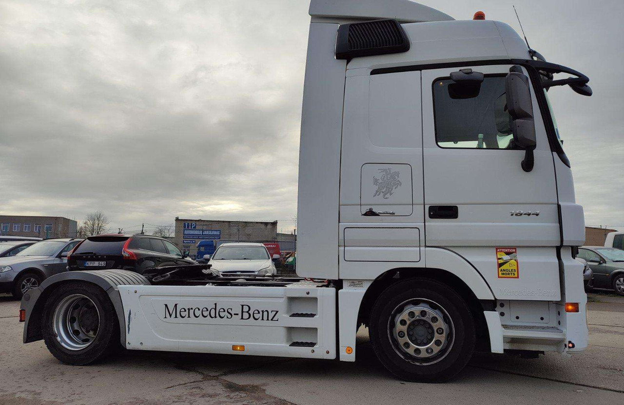 Mercedes-Benz Actros 1844 LS - Камион влекач: слика 3 Mercedes-Benz Actros 1844 LS - Камион влекач: слика 3
