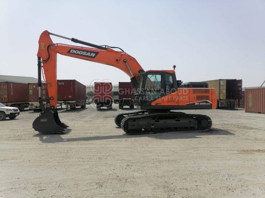 DOOSAN DX225 LCA – CHAIN EXCAVATOR OPERATING WEIGHT 22 TON APPROX. WITH BUCKET 1.08 Cu.M BUCKET ( HEAVY DUTY) MY2022 - Багер гасеничар: слика 1 DOOSAN DX225 LCA – CHAIN EXCAVATOR OPERATING WEIGHT 22 TON APPROX. WITH BUCKET 1.08 Cu.M BUCKET ( HEAVY DUTY) MY2022 - Багер гасеничар: слика 1