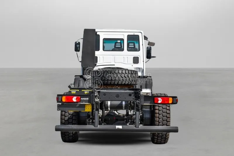 Iveco Euro Cargo ML150 4x4 Chassis - Камион со кабинска шасија: слика 4 Iveco Euro Cargo ML150 4x4 Chassis - Камион со кабинска шасија: слика 4