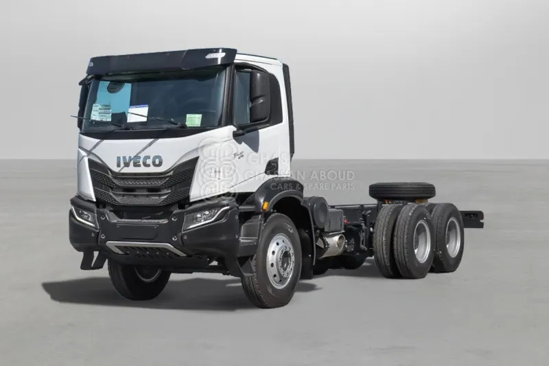 Iveco T-WAY AD380T47H 6x4 R24 Tyres Chassis - Barcelona Stock - Камион со кабинска шасија: слика 1 Iveco T-WAY AD380T47H 6x4 R24 Tyres Chassis - Barcelona Stock - Камион со кабинска шасија: слика 1