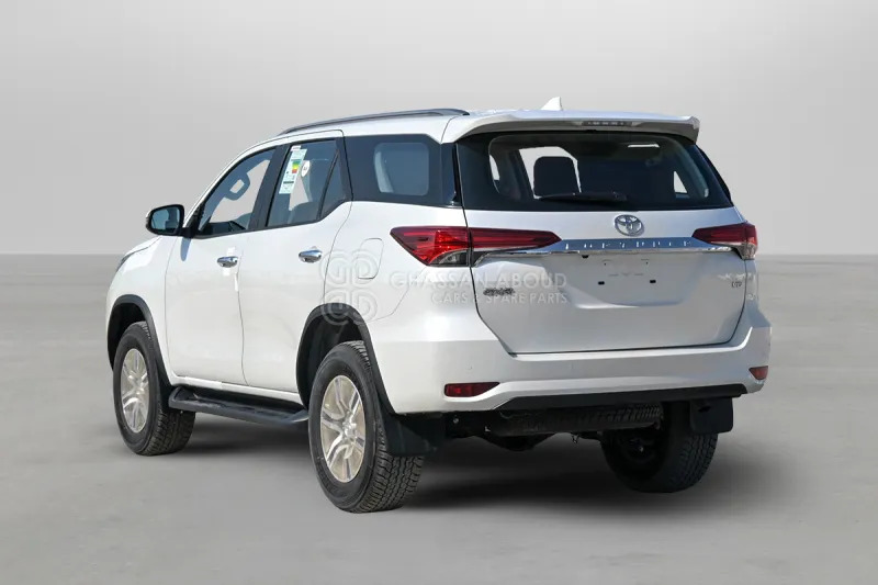 Toyota Fortuner 4X4 PART-TIME - SUV: слика 5 Toyota Fortuner 4X4 PART-TIME - SUV: слика 5