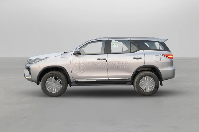 Toyota Fortuner 4x4 - SUV: слика 3 Toyota Fortuner 4x4 - SUV: слика 3