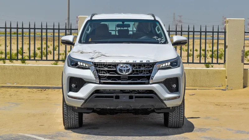 Toyota Fortuner 4x4 - SUV: слика 2 Toyota Fortuner 4x4 - SUV: слика 2