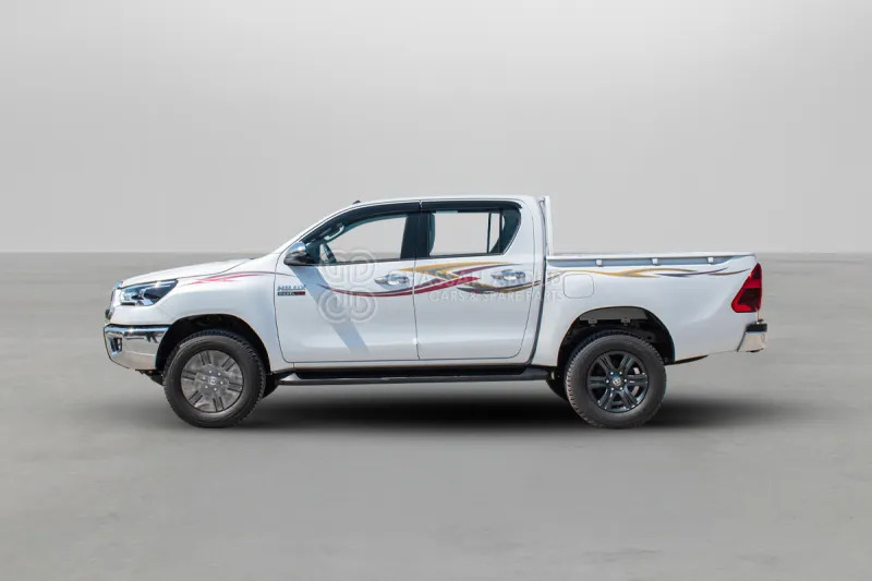Toyota Hilux 4X4 Double Cabin - Пикап, Комби со двојна кабина: слика 3 Toyota Hilux 4X4 Double Cabin - Пикап, Комби со двојна кабина: слика 3