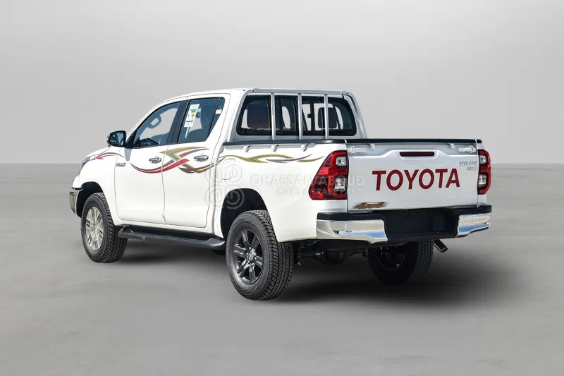 Toyota Hilux 4X4 Double Cabin - Пикап, Комби со двојна кабина: слика 4 Toyota Hilux 4X4 Double Cabin - Пикап, Комби со двојна кабина: слика 4