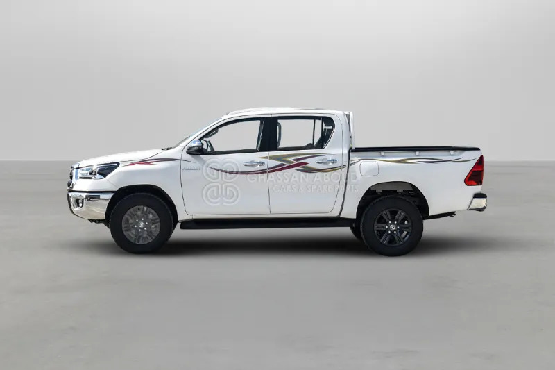 Toyota Hilux 4X4 Double Cabin - Пикап, Комби со двојна кабина: слика 2 Toyota Hilux 4X4 Double Cabin - Пикап, Комби со двојна кабина: слика 2