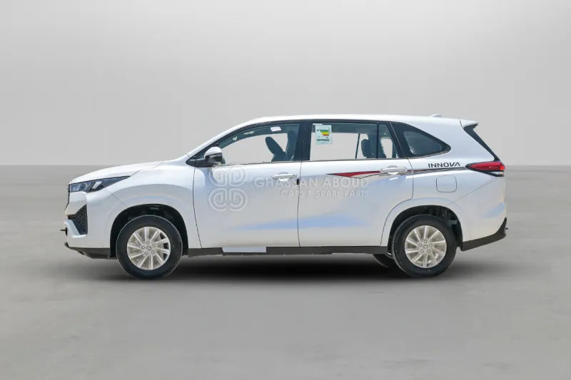 Toyota Innova - SUV: слика 3 Toyota Innova - SUV: слика 3