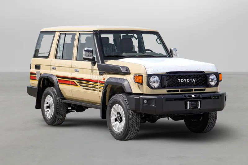 Toyota Land Cruiser HardTop LC76 4X4 - Автомобил: слика 1 Toyota Land Cruiser HardTop LC76 4X4 - Автомобил: слика 1