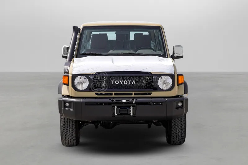 Toyota Land Cruiser HardTop LC76 4X4 - Автомобил: слика 2 Toyota Land Cruiser HardTop LC76 4X4 - Автомобил: слика 2