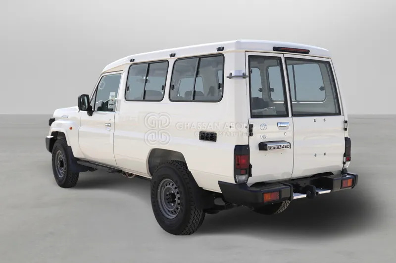 Toyota Land Cruiser HardTop LC78 4X4 - Автомобил: слика 3 Toyota Land Cruiser HardTop LC78 4X4 - Автомобил: слика 3