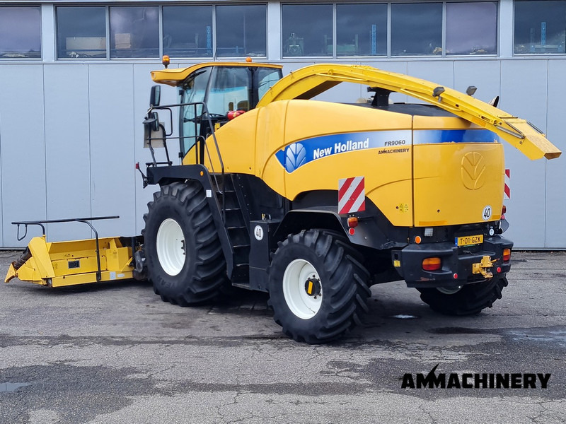 New Holland FR9060 4WD - Комбајн за сточна храна: слика 3 New Holland FR9060 4WD - Комбајн за сточна храна: слика 3
