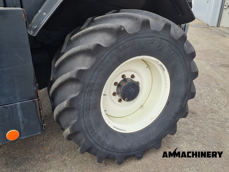 Лизинг на New Holland FR9060 including Kemper 375 Plus New Holland FR9060 including Kemper 375 Plus: слика 14 Лизинг на New Holland FR9060 including Kemper 375 Plus New Holland FR9060 including Kemper 375 Plus: слика 14