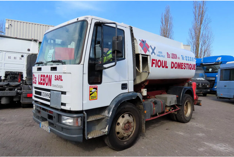 Iveco Eurocargo FUEL (DIESEL/PETROL) 8000 LITERS, COMP: 3500L,1000L, 3500L - Камион цистерна, Камион со кран: слика 1 Iveco Eurocargo FUEL (DIESEL/PETROL) 8000 LITERS, COMP: 3500L,1000L, 3500L - Камион цистерна, Камион со кран: слика 1