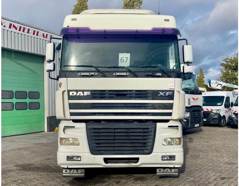 DAF 95.480 VERY CLEAN! EURO 4, PTO, HYDRAULIC, 2X FUEL TANK - Камион влекач: слика 2 DAF 95.480 VERY CLEAN! EURO 4, PTO, HYDRAULIC, 2X FUEL TANK - Камион влекач: слика 2