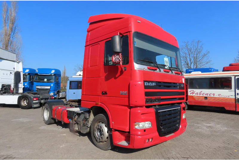 DAF XF 105.460 2 beds, 2 tanks - Камион влекач: слика 1 DAF XF 105.460 2 beds, 2 tanks - Камион влекач: слика 1