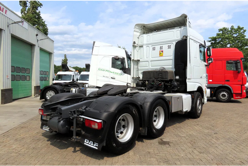 DAF XF 530 6x4 Retarder, Frigo, P-Cool, 2 beds - Камион влекач: слика 5 DAF XF 530 6x4 Retarder, Frigo, P-Cool, 2 beds - Камион влекач: слика 5