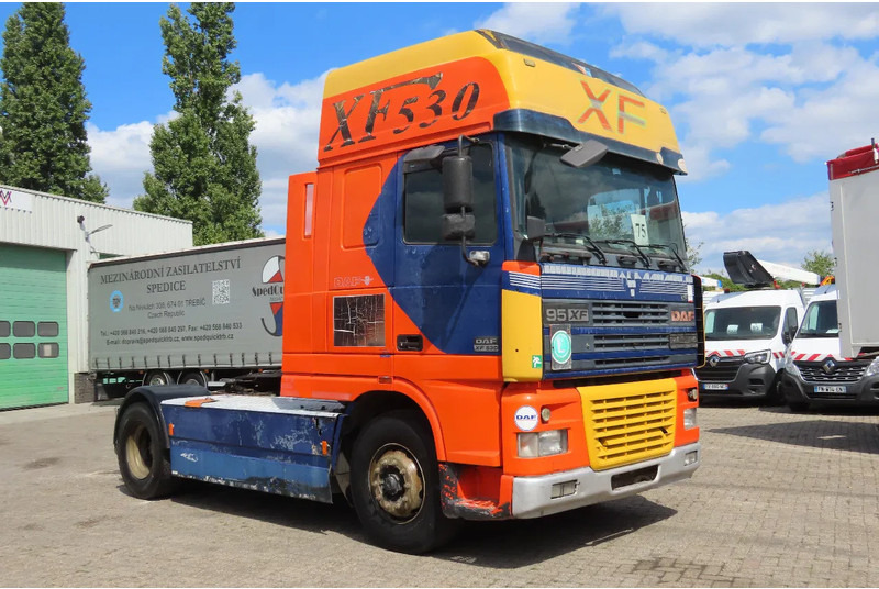 DAF XF 530 type E4, Manual!!! - Камион влекач: слика 1 DAF XF 530 type E4, Manual!!! - Камион влекач: слика 1