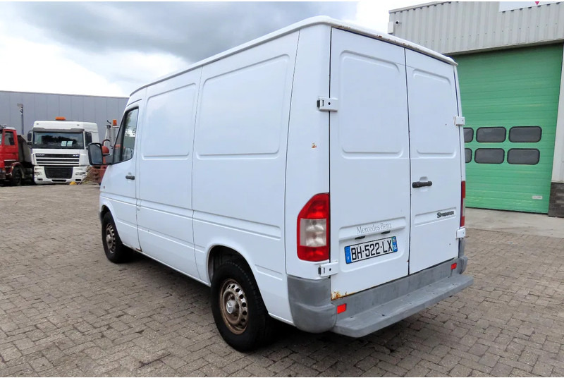 Mercedes-Benz Sprinter 208 3 seats. Very good bus! 100% engine and gearbox! France use - Товарно комбе: слика 5 Mercedes-Benz Sprinter 208 3 seats. Very good bus! 100% engine and gearbox! France use - Товарно комбе: слика 5