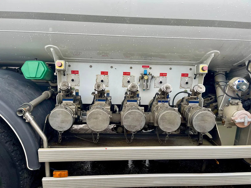 Камион цистерна Renault Premium 380 13390L, 5 COMPARTMENTS, FULL AIR SUSPENSION: слика 13