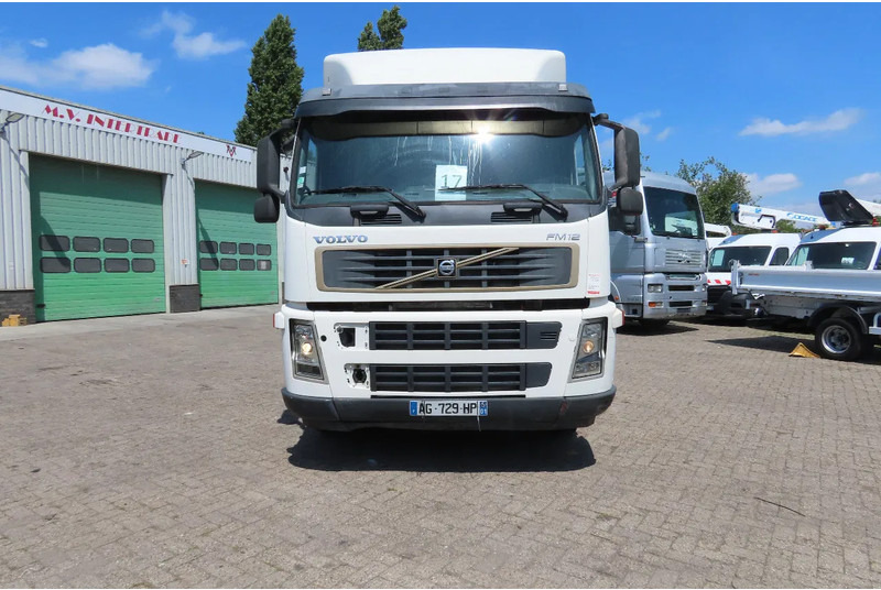 Volvo FM 380 8x4 FULL SPRING. 100% condition! - Камион со кабинска шасија: слика 2 Volvo FM 380 8x4 FULL SPRING. 100% condition! - Камион со кабинска шасија: слика 2