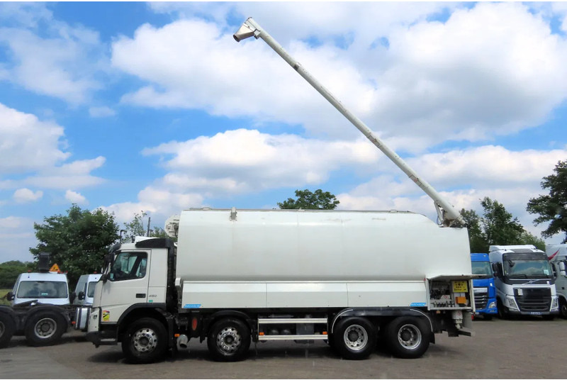 Volvo FMX 450 8x4 AUGER, radio control, 7 COMP. Full Volvo Service! . EXCELLENT condition - Камион цистерна: слика 2 Volvo FMX 450 8x4 AUGER, radio control, 7 COMP. Full Volvo Service! . EXCELLENT condition - Камион цистерна: слика 2