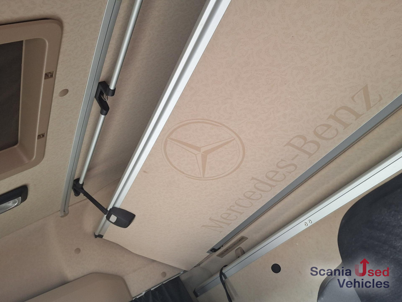 MERCEDES-BENZ Actros 1848 Retarder Blatt/Luft Retarder! - Камион влекач: слика 4 MERCEDES-BENZ Actros 1848 Retarder Blatt/Luft Retarder! - Камион влекач: слика 4