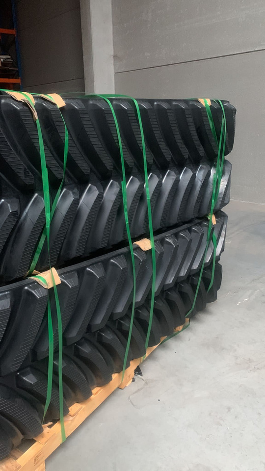 Rubber track for Challenger MT800 and FENDT MT1100 30" and 36" - Ролна за Земјоделска машина: слика 3 Rubber track for Challenger MT800 and FENDT MT1100 30" and 36" - Ролна за Земјоделска машина: слика 3