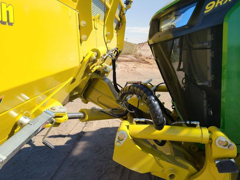 Degelman Dozer Blade 7900 zum John Deere 9RX 710, 9RX 770, 9RX 830 - Сечило: слика 2 Degelman Dozer Blade 7900 zum John Deere 9RX 710, 9RX 770, 9RX 830 - Сечило: слика 2