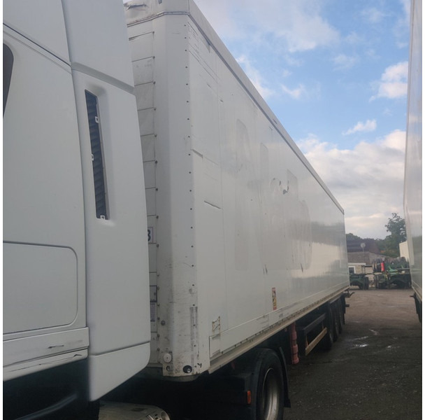 Schmitz Cargobull SKI 24 - Полуприколка сандучар: слика 4 Schmitz Cargobull SKI 24 - Полуприколка сандучар: слика 4