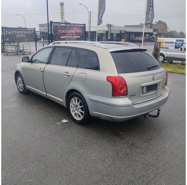 Toyota Avensis - Автомобил: слика 4 Toyota Avensis - Автомобил: слика 4