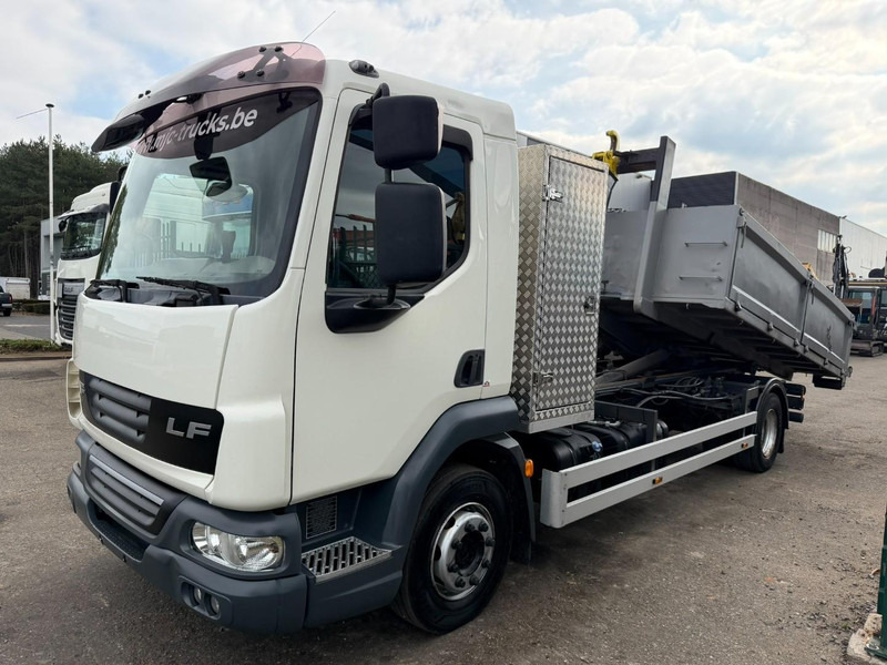 DAF LF 45.180 - 12T - 4x2 HOOKLIFT / HAAKSYTEEM / ABROLLKIPPER / AMPLIROL - *320.000km* - EURO 5 - TÜV 06/2026 - BE TRUCK - Камион со кука за подигање: слика 2 DAF LF 45.180 - 12T - 4x2 HOOKLIFT / HAAKSYTEEM / ABROLLKIPPER / AMPLIROL - *320.000km* - EURO 5 - TÜV 06/2026 - BE TRUCK - Камион со кука за подигање: слика 2