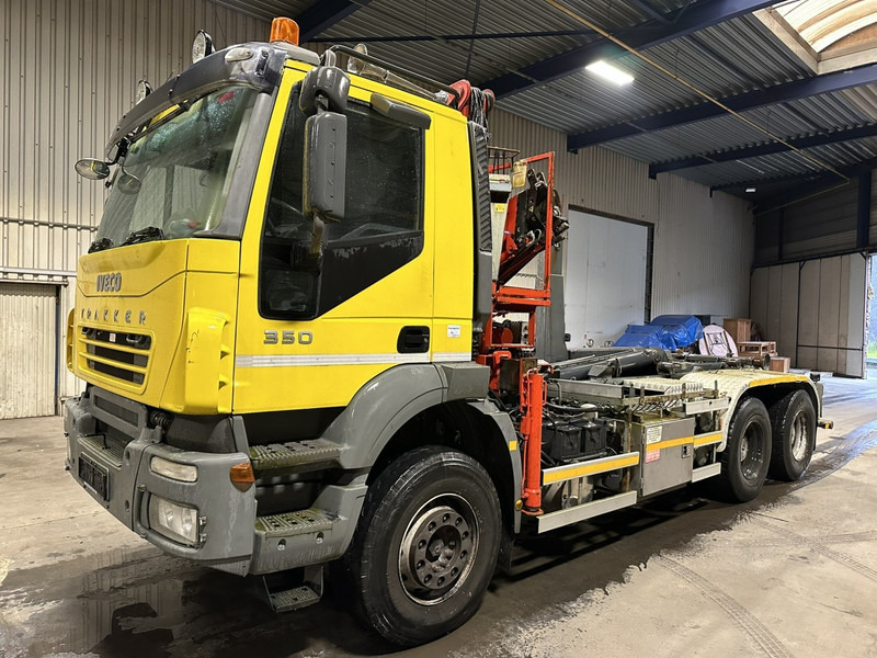 Камион со кука за подигање, Камион со кран Iveco TRAKKER 350 6x4 HOOKLIFT + CRANE FASSI F120.22 (5/6 F) - *342.000km* - STEEL SPRING / BIG AXLES - AS TRONIC AUTOMATIC GEARBOX: слика 6