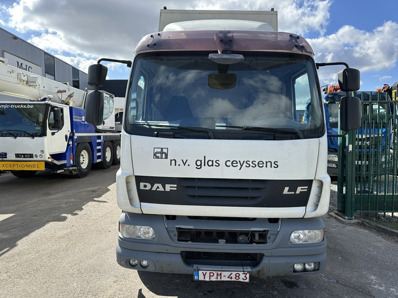 DAF LF 55.250 12T - GLASTRANSPORT / GLASRESTEEL - AIR SUSPENSION - EURO 4 - BELGIAN REGISTRATION - Камион: слика 2 DAF LF 55.250 12T - GLASTRANSPORT / GLASRESTEEL - AIR SUSPENSION - EURO 4 - BELGIAN REGISTRATION - Камион: слика 2