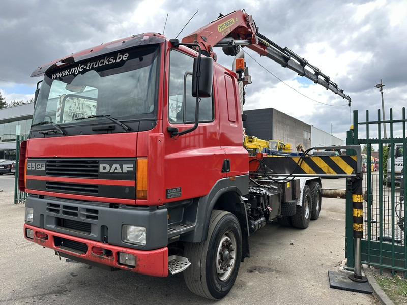 DAF 85 CF 430 6x4 CRANE PK 32.000 F (7x) + WINCH - EURO 2 - MANUAL ZF - HUB REDUCTION / STEEL SPRING - BE TRUCK - Камион влекач: слика 4 DAF 85 CF 430 6x4 CRANE PK 32.000 F (7x) + WINCH - EURO 2 - MANUAL ZF - HUB REDUCTION / STEEL SPRING - BE TRUCK - Камион влекач: слика 4