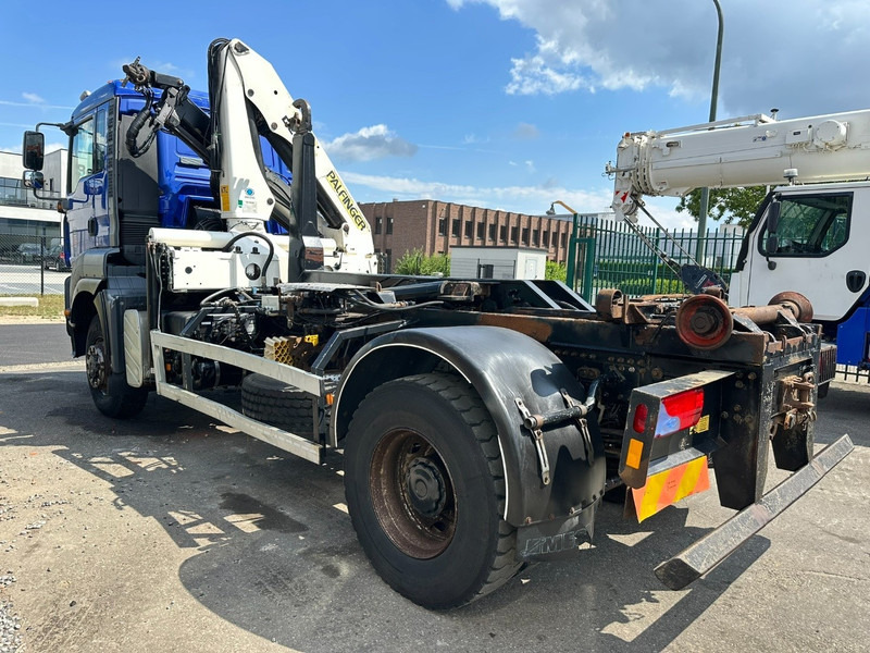 MAN TGA 18.310 4x4 HOOKLIFT + CRANE PALFINGER PK12000 - RADIO - ROTATOR - STEEL SPRING / HUB REDUCTION - MANUAL ZF - BE TRUCK - Камион со кука за подигање, Камион со кран: слика 5 MAN TGA 18.310 4x4 HOOKLIFT + CRANE PALFINGER PK12000 - RADIO - ROTATOR - STEEL SPRING / HUB REDUCTION - MANUAL ZF - BE TRUCK - Камион со кука за подигање, Камион со кран: слика 5