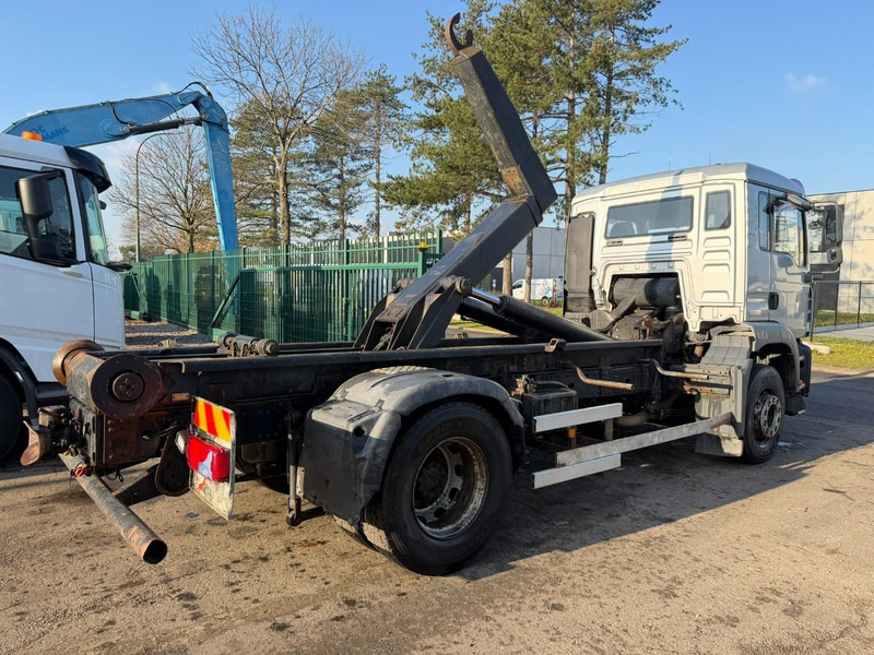MAN TGA 18.350 4x2 19T HOOKLIFT / ABROLLKIPPER / GANCHO / AMPLIROL - EURO 3 - AS TRONIC AUTOMATIC - Камион со кука за подигање: слика 5 MAN TGA 18.350 4x2 19T HOOKLIFT / ABROLLKIPPER / GANCHO / AMPLIROL - EURO 3 - AS TRONIC AUTOMATIC - Камион со кука за подигање: слика 5