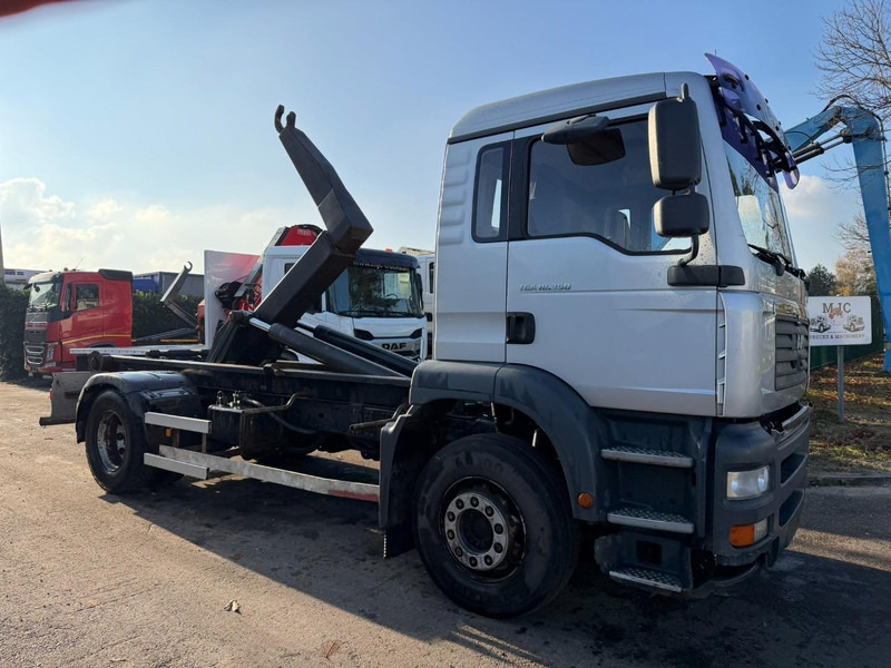 MAN TGA 18.350 4x2 19T HOOKLIFT / ABROLLKIPPER / GANCHO / AMPLIROL - EURO 3 - AS TRONIC AUTOMATIC - Камион со кука за подигање: слика 1 MAN TGA 18.350 4x2 19T HOOKLIFT / ABROLLKIPPER / GANCHO / AMPLIROL - EURO 3 - AS TRONIC AUTOMATIC - Камион со кука за подигање: слика 1