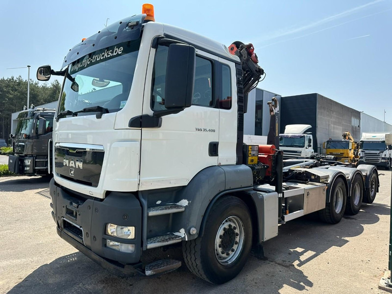 MAN TGS 35.400 8x4 TRIDEM HOOKLIFT T22 + CRANE PALFINGER PK 18001 EH + RADIO - EURO 5 - LIFT/STEERING AXLE - BE TRUCK - Камион со кука за подигање, Камион со кран: слика 4 MAN TGS 35.400 8x4 TRIDEM HOOKLIFT T22 + CRANE PALFINGER PK 18001 EH + RADIO - EURO 5 - LIFT/STEERING AXLE - BE TRUCK - Камион со кука за подигање, Камион со кран: слика 4