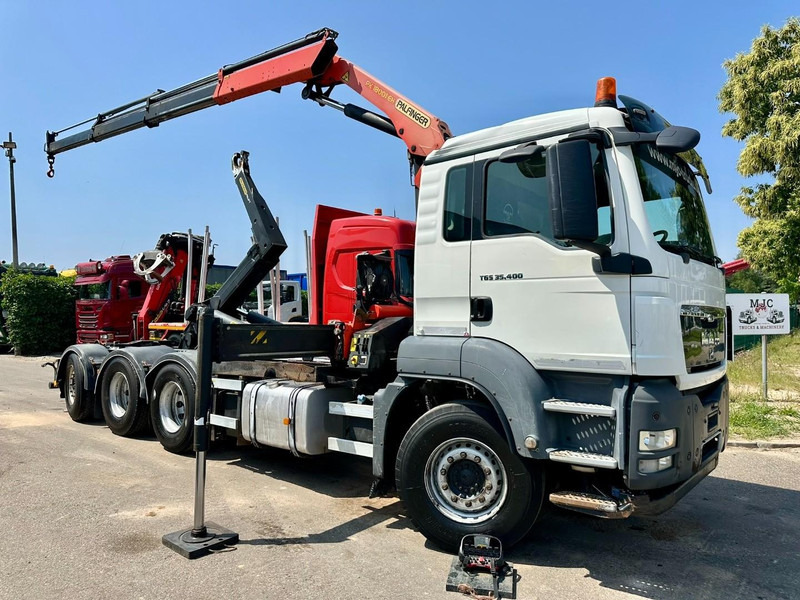 MAN TGS 35.400 8x4 TRIDEM HOOKLIFT T22 + CRANE PALFINGER PK 18001 EH + RADIO - EURO 5 - LIFT/STEERING AXLE - BE TRUCK - Камион со кука за подигање, Камион со кран: слика 1 MAN TGS 35.400 8x4 TRIDEM HOOKLIFT T22 + CRANE PALFINGER PK 18001 EH + RADIO - EURO 5 - LIFT/STEERING AXLE - BE TRUCK - Камион со кука за подигање, Камион со кран: слика 1