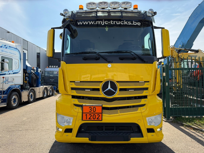 Mercedes-Benz ANTOS 2632 6x2 FUEL TANKER 16.000L - 4 COMP - DIESEL / PETROL - RETARDER - EURO 6 - LIFT / STEERING AXLE - *FULL AIR* - BE TRUCK - Камион цистерна: слика 2 Mercedes-Benz ANTOS 2632 6x2 FUEL TANKER 16.000L - 4 COMP - DIESEL / PETROL - RETARDER - EURO 6 - LIFT / STEERING AXLE - *FULL AIR* - BE TRUCK - Камион цистерна: слика 2