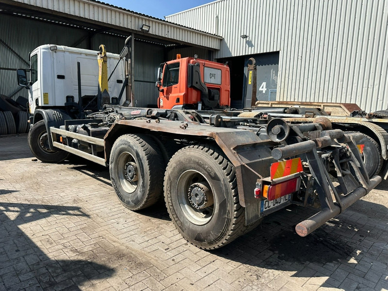 Scania 114C-340 6x4 HOOKLIFT 20T GANCHO - SPRING / BALLESTAS - MANUAL - EURO 3 - FR TRUCK - Камион со кука за подигање: слика 3 Scania 114C-340 6x4 HOOKLIFT 20T GANCHO - SPRING / BALLESTAS - MANUAL - EURO 3 - FR TRUCK - Камион со кука за подигање: слика 3