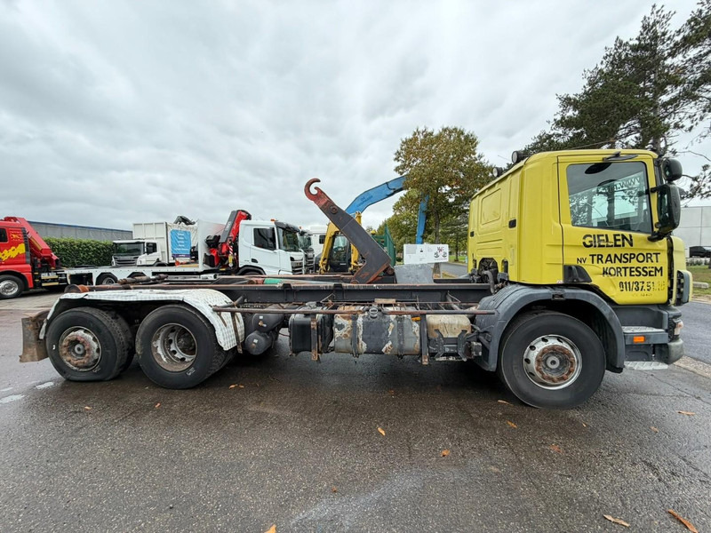 Scania 94G-260 6x2 HOOKLIFT / GANCHO - MANUAL - BE TRUCK - Камион со кука за подигање: слика 4 Scania 94G-260 6x2 HOOKLIFT / GANCHO - MANUAL - BE TRUCK - Камион со кука за подигање: слика 4