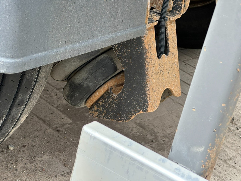 Schmitz Cargobull SGF*S3 - 8.5 - 30m3 STEEL CHASSIS / STEEL TIPPER - SAF - DISC - LIFT-AXLE - Кипер полуприколка: слика 5 Schmitz Cargobull SGF*S3 - 8.5 - 30m3 STEEL CHASSIS / STEEL TIPPER - SAF - DISC - LIFT-AXLE - Кипер полуприколка: слика 5