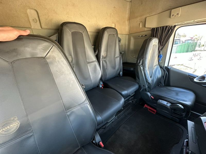 Камион со платформа, Камион со кран Volvo FH 420 8x4 TRIDEM + KRAAN HIAB 408 E-8 HIPRO + WINCH - 63.000km ONLY - CREWCAB 4 SEATER - PLATFORM 7m - TOP CONDITION: слика 14