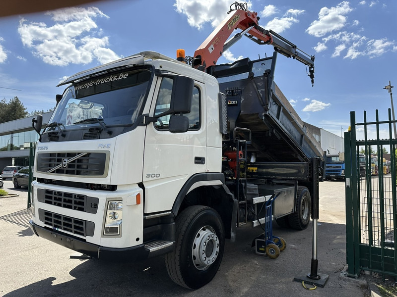 Volvo FM 300 4x4 TIPPER + CRANE PALFINGER PK 12000 - *339.000km* - MANUAL - STEEL SPRING / BIG AXLES - EURO 3 - TÜV 15/10/2025 - Кипер, Камион со кран: слика 5 Volvo FM 300 4x4 TIPPER + CRANE PALFINGER PK 12000 - *339.000km* - MANUAL - STEEL SPRING / BIG AXLES - EURO 3 - TÜV 15/10/2025 - Кипер, Камион со кран: слика 5
