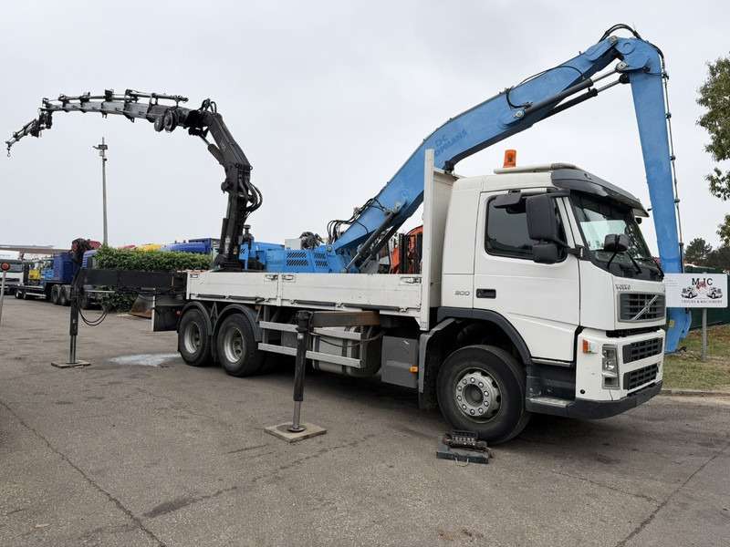 Volvo FM 300 6x4 + (25.8m!) CRANE HIAB 245 E-5 + JIB 65 X-3 + 2 ME - *228.000km* - MANUAL - A/C - EURO 3 - BELGIAN TRUCK - Камион со кран: слика 1 Volvo FM 300 6x4 + (25.8m!) CRANE HIAB 245 E-5 + JIB 65 X-3 + 2 ME - *228.000km* - MANUAL - A/C - EURO 3 - BELGIAN TRUCK - Камион со кран: слика 1
