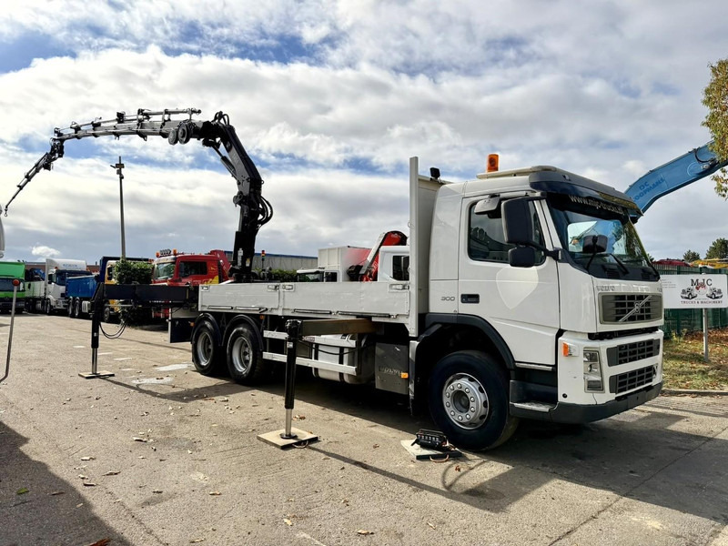 Volvo FM 300 6x4 + (25.8m!) CRANE HIAB 245 E-5 + JIB 65 X-3 + 2 ME - *228.000km* - MANUAL - A/C - EURO 3 - BELGIAN TRUCK - Камион со кран: слика 1 Volvo FM 300 6x4 + (25.8m!) CRANE HIAB 245 E-5 + JIB 65 X-3 + 2 ME - *228.000km* - MANUAL - A/C - EURO 3 - BELGIAN TRUCK - Камион со кран: слика 1